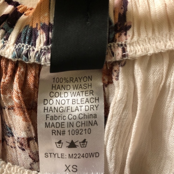 Romantic Floral Blouse - Picture 5 of 8